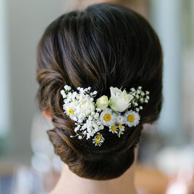 Wedding Hairstyles With Flowers 30+ Looks & Expert Tips | Wedding hairstyles,  Bride hairstyles, Hairstyle