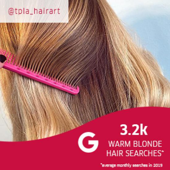 Model mit honigblondem Haar